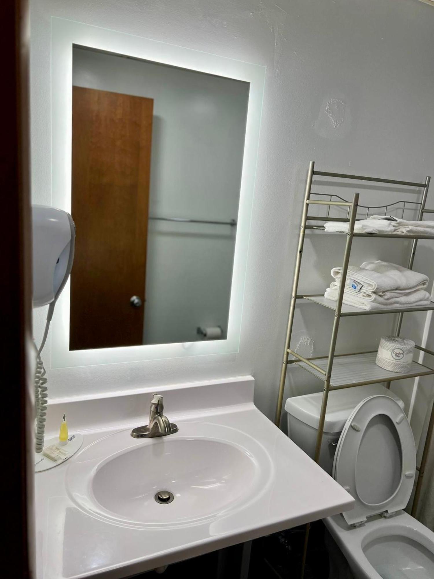 ทราเวลลอดจ์ บาย วินด์แฮม กัลลิโพลิส Hotel Gallipolis ภายนอก รูปภาพ